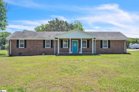 Photo of 101 Colonial Lane, Simpsonville, SC 29681 (MLS # 1591954)