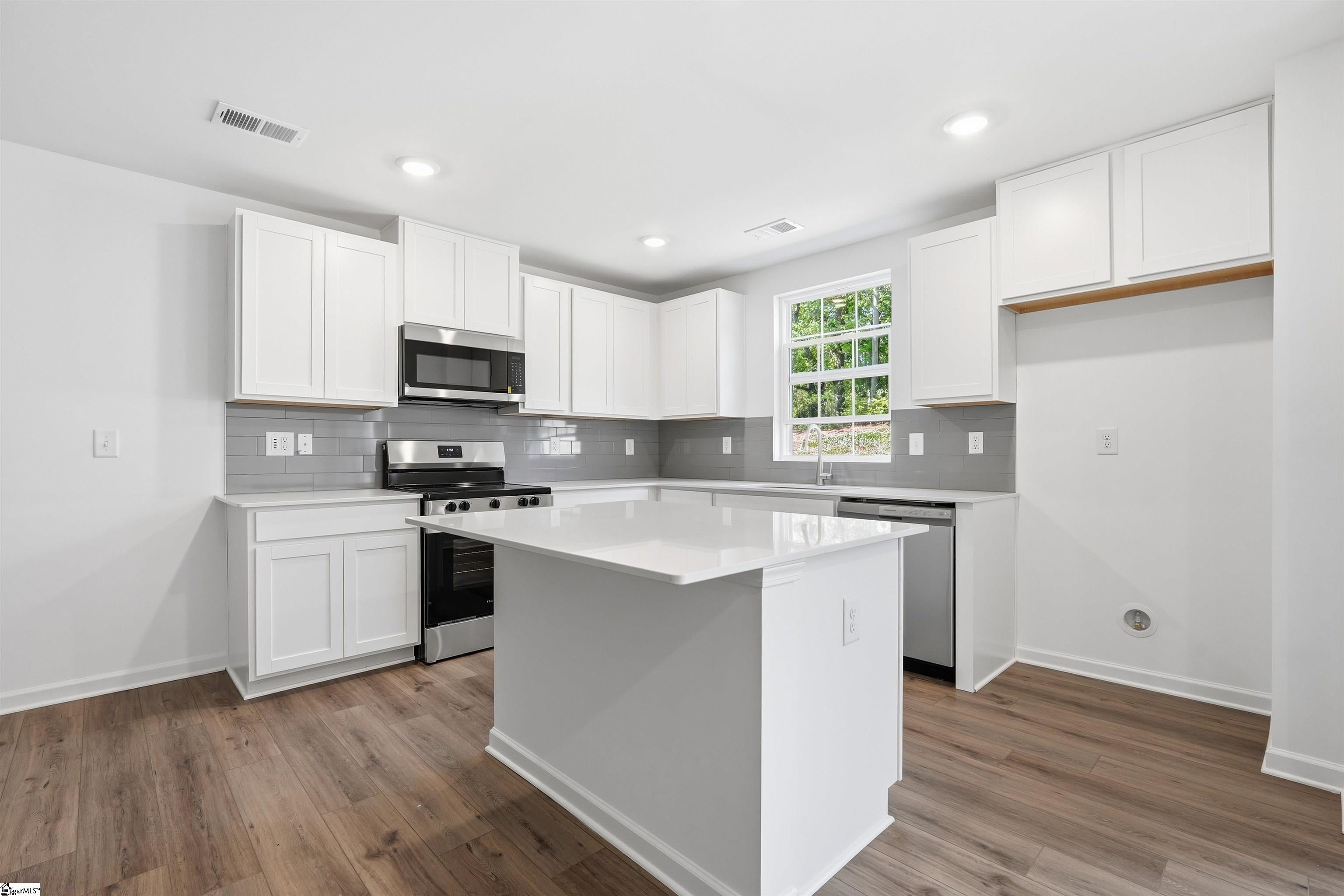 Real Estate Search 3 919 Mahaffey Court