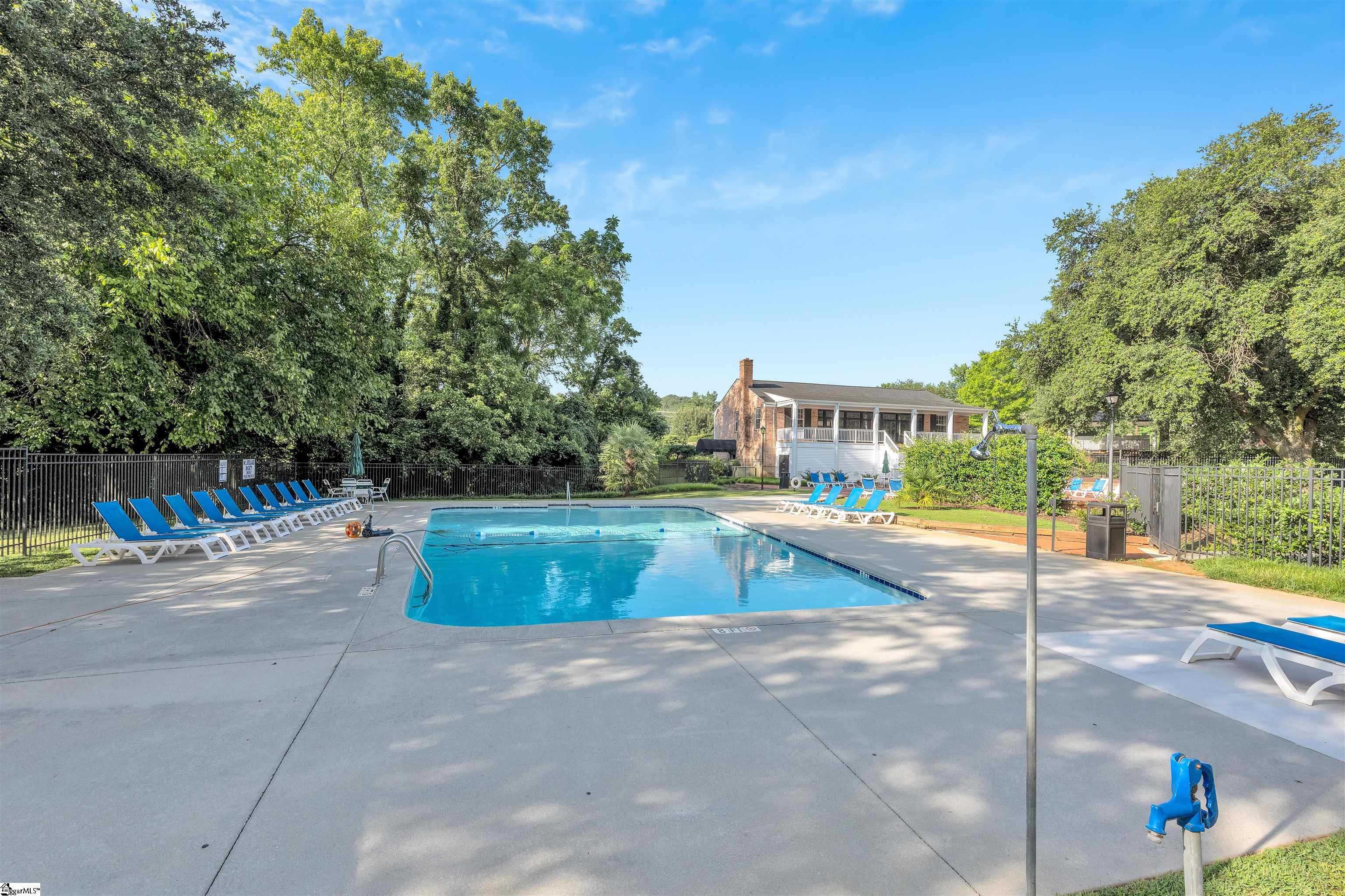 Greenville, South Carolina 29601, United States, 2 Bedrooms Bedrooms, ,2 BathroomsBathrooms,Residential,Active,196188