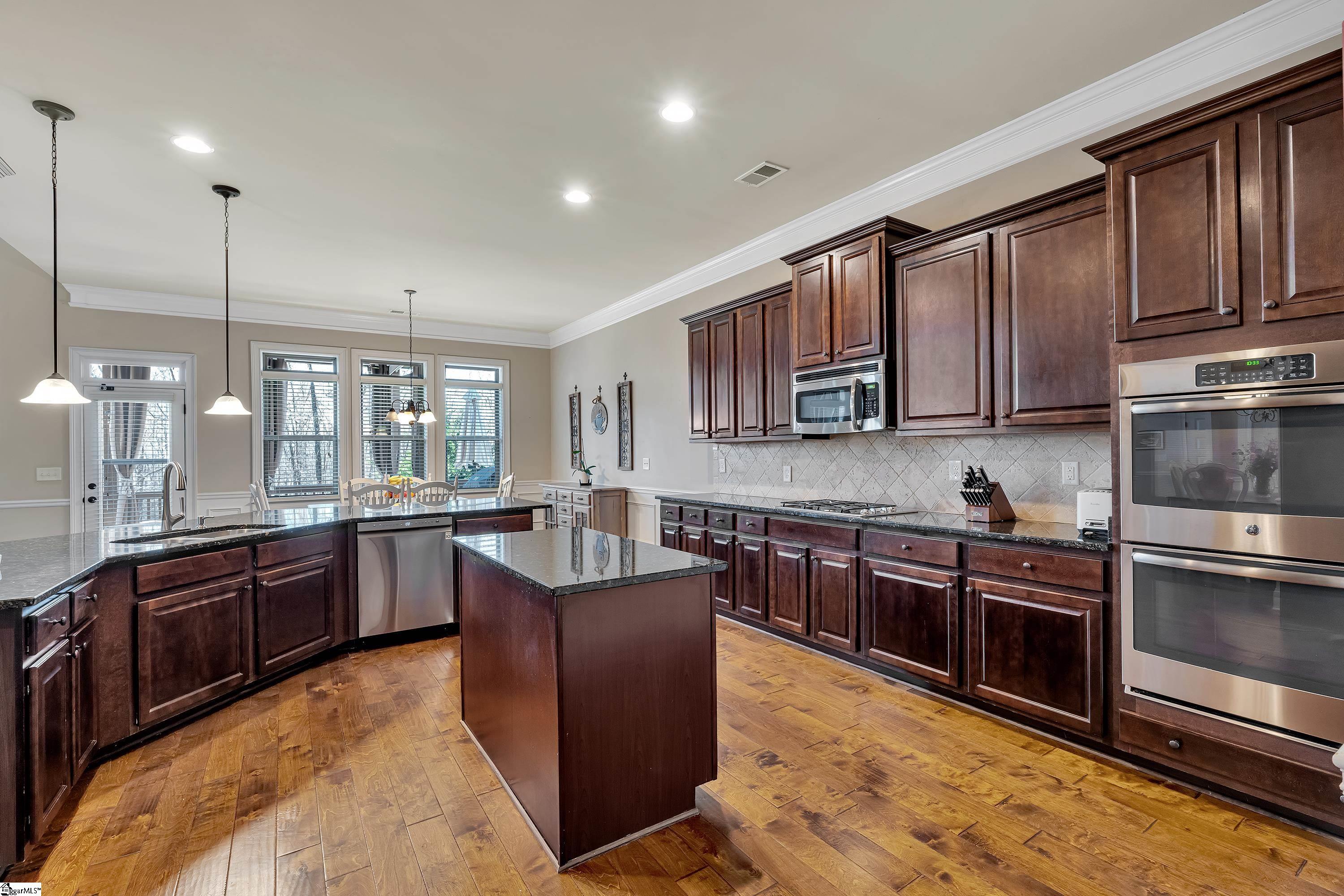 Greer, South Carolina 29650, United States, 5 Bedrooms Bedrooms, ,4 BathroomsBathrooms,Residential,Contingent,8212