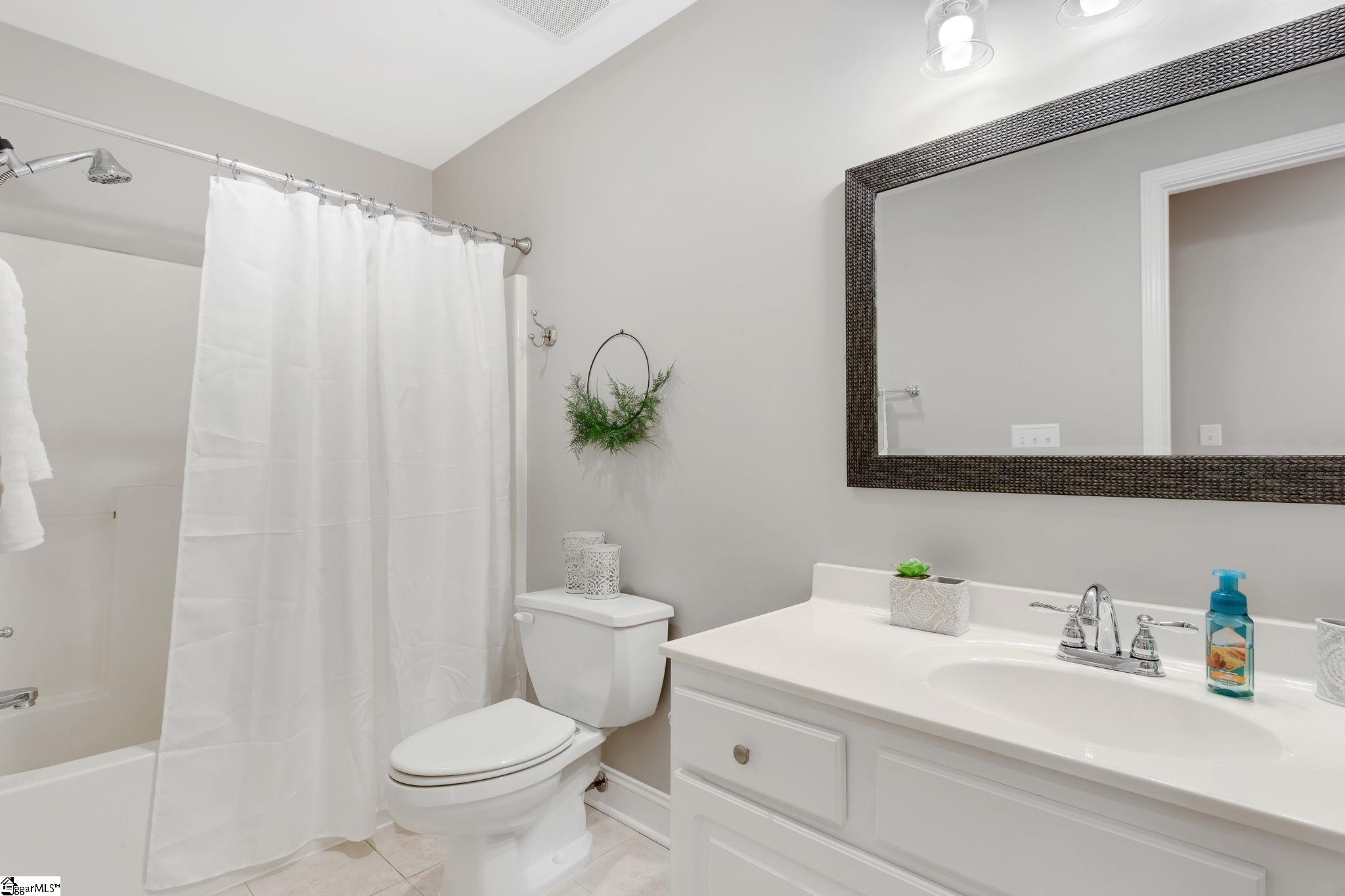 Simpsonville, South Carolina 29681, United States, 3 Bedrooms Bedrooms, ,2 BathroomsBathrooms,Residential,Contingent,211738