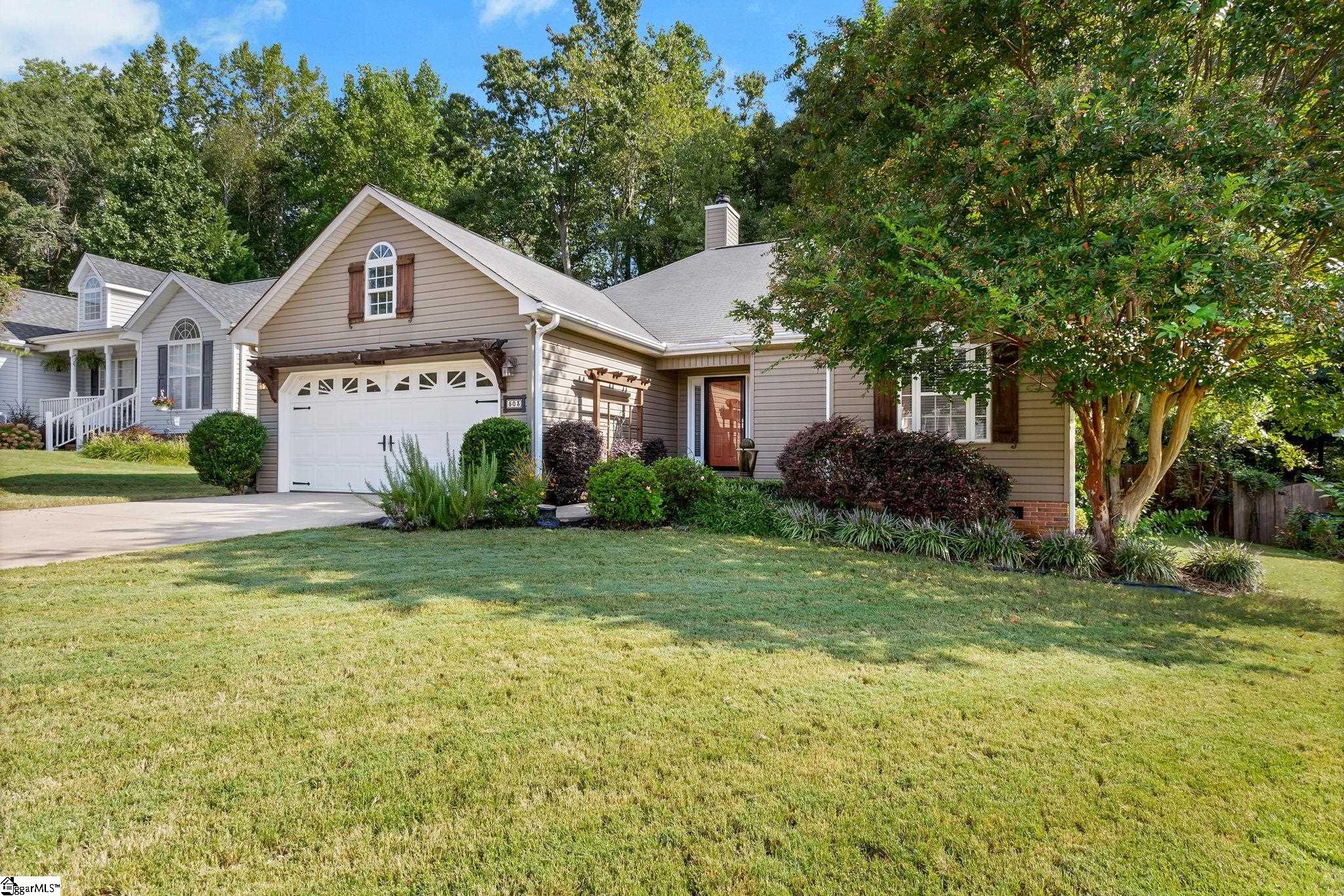 Simpsonville, South Carolina 29681, United States, 3 Bedrooms Bedrooms, ,2 BathroomsBathrooms,Residential,Contingent,211738