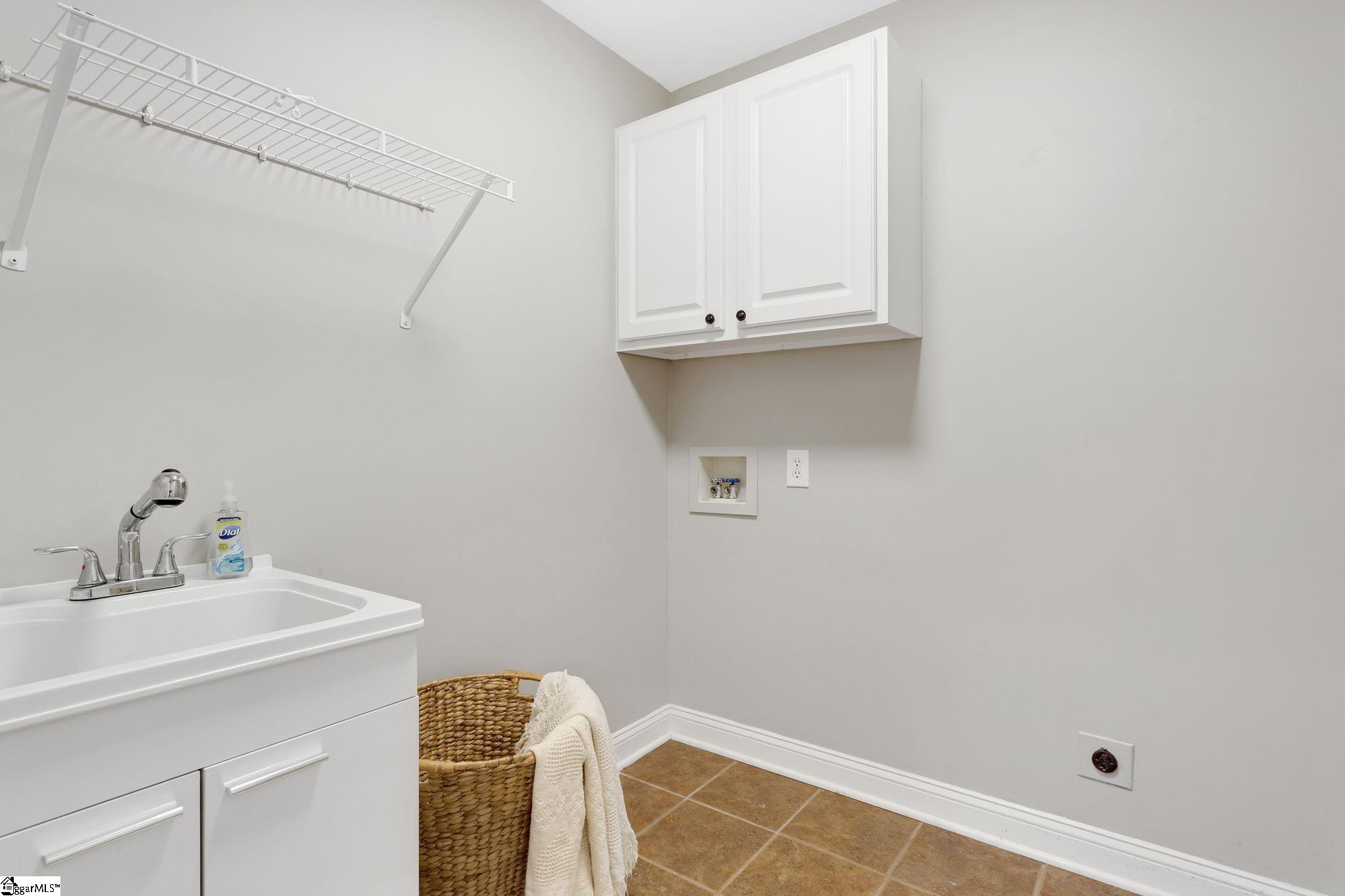 Simpsonville, South Carolina 29681, United States, 3 Bedrooms Bedrooms, ,2 BathroomsBathrooms,Residential,Contingent,211738