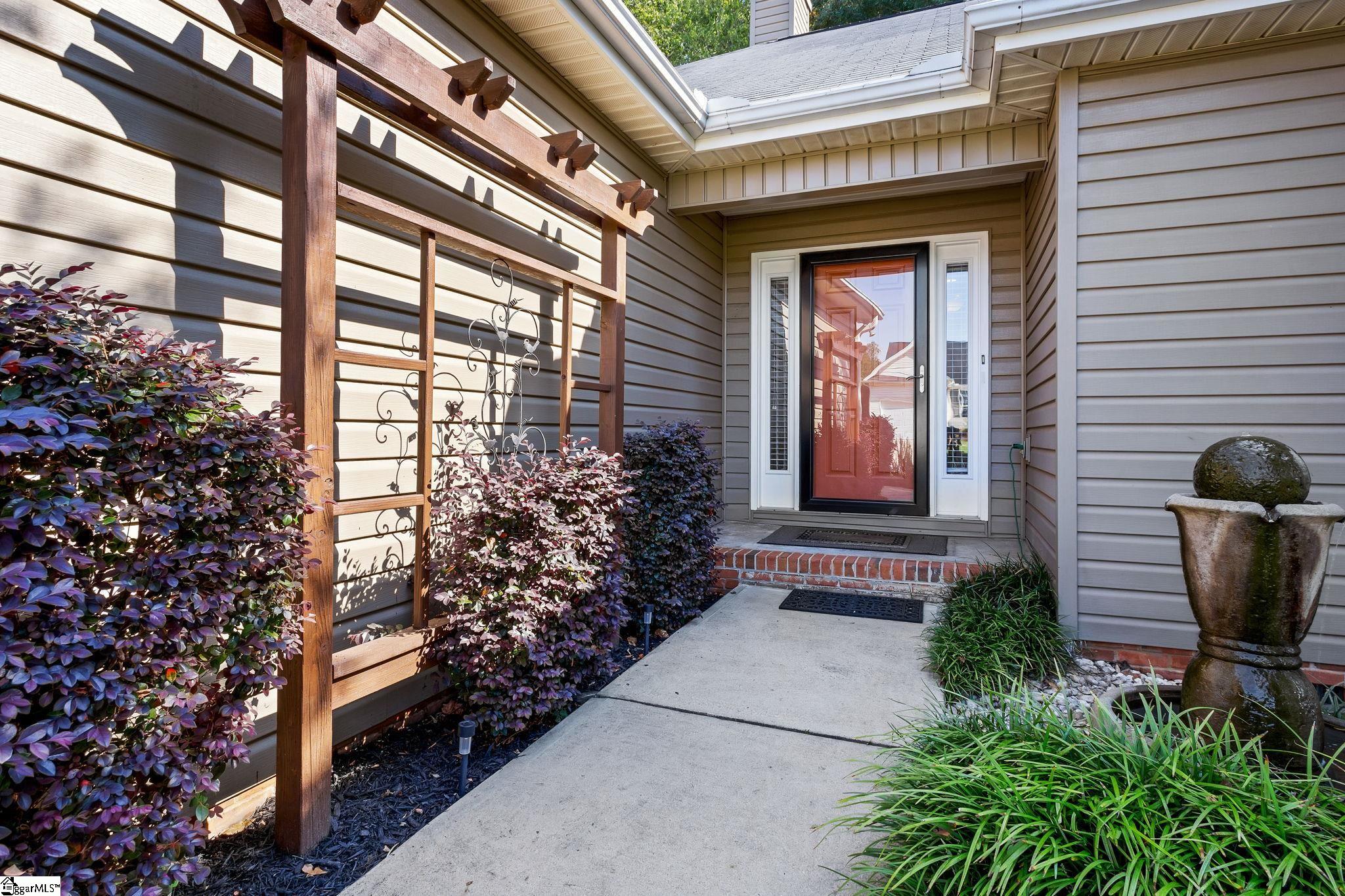 Simpsonville, South Carolina 29681, United States, 3 Bedrooms Bedrooms, ,2 BathroomsBathrooms,Residential,Contingent,211738