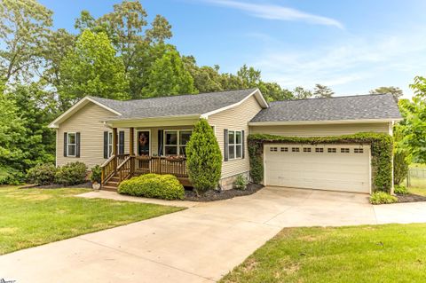 Photo of 134 Emma Street, Greenville, SC 29609 (MLS # 1591950)