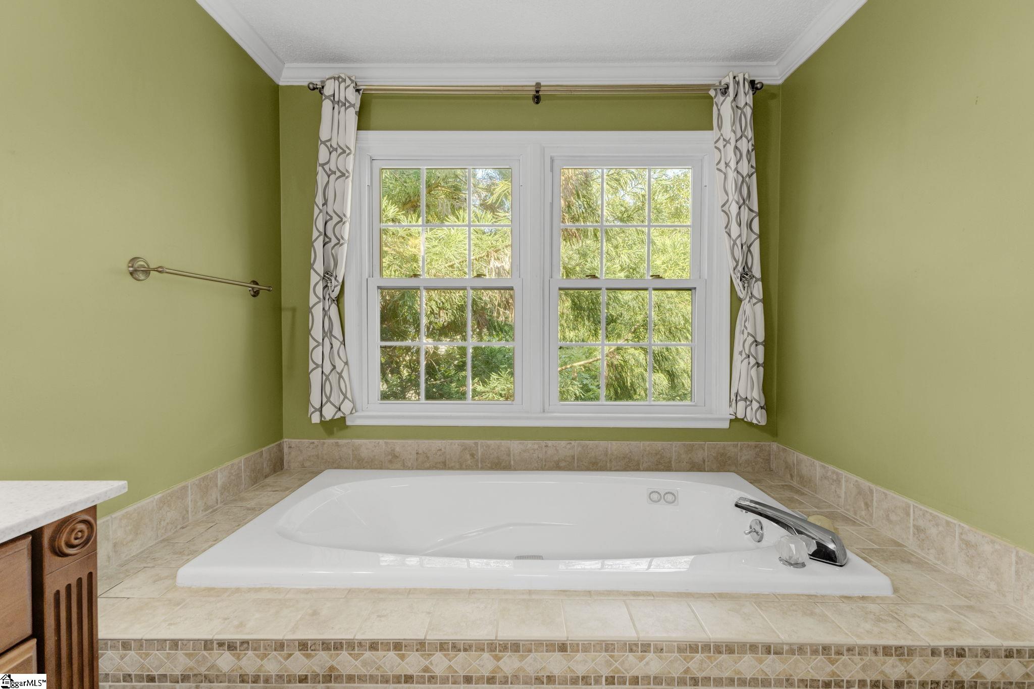 Spartanburg, South Carolina 29301, United States, 3 Bedrooms Bedrooms, ,3 BathroomsBathrooms,Residential,Active,239444