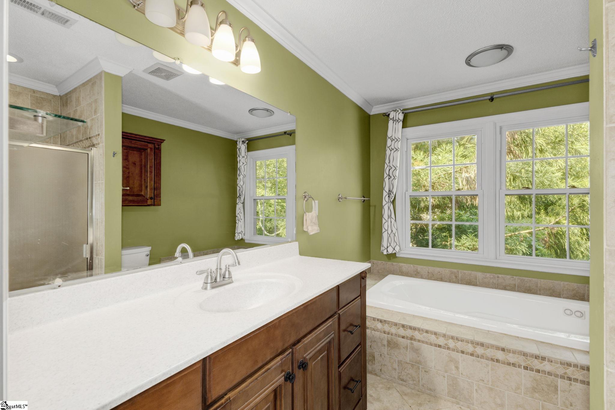 Spartanburg, South Carolina 29301, United States, 3 Bedrooms Bedrooms, ,3 BathroomsBathrooms,Residential,Active,239444