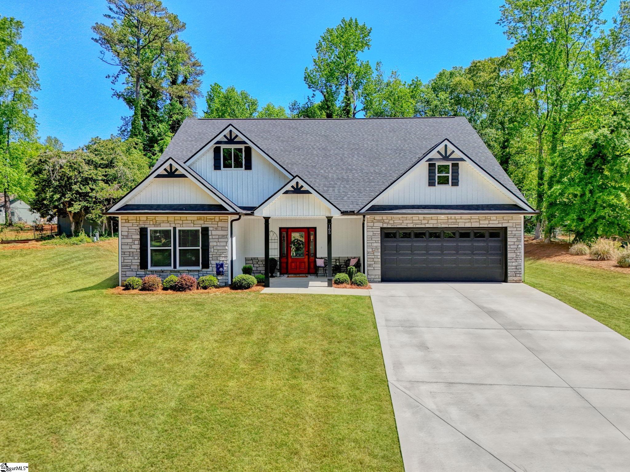 165 Lake Bowen Drive