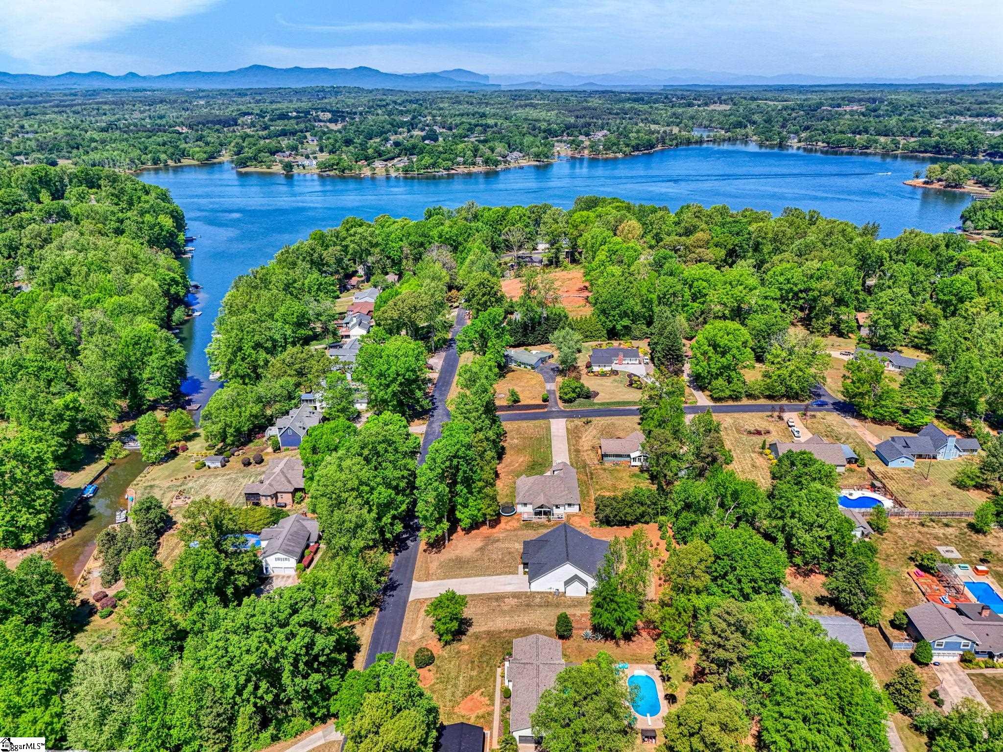 165 Lake Bowen Drive