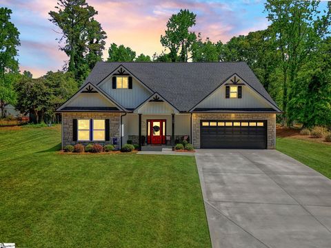 Photo of 165 Lake Bowen Drive, Inman, SC 29349 (MLS # 1589157)