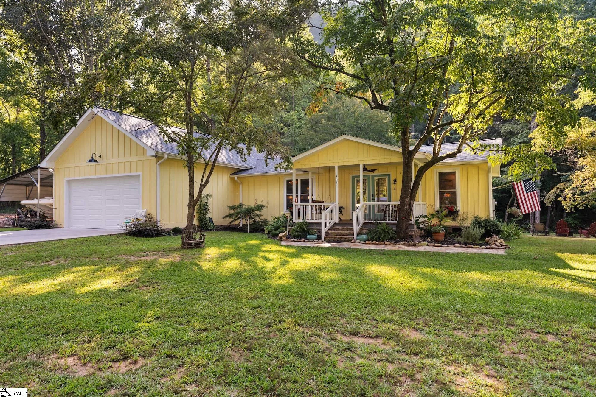 107 Holcombs Hollow Road