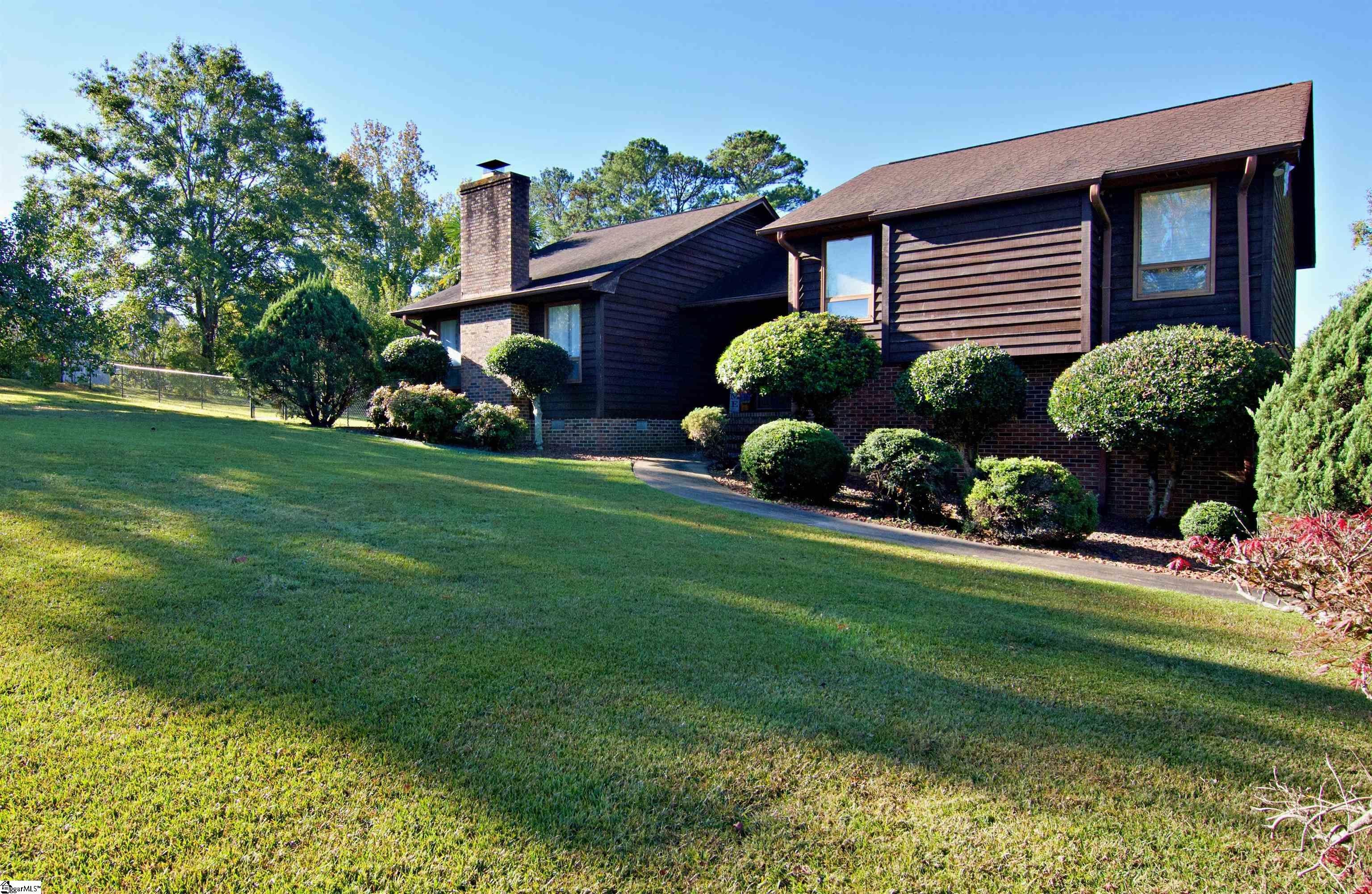 107 Middlewood Lane