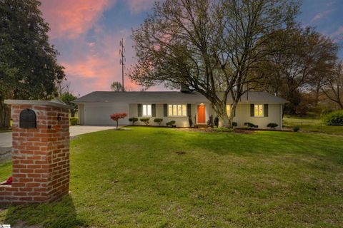 Photo of 6 Colvin Road, Greenville, SC 29615 (MLS # 1587377)