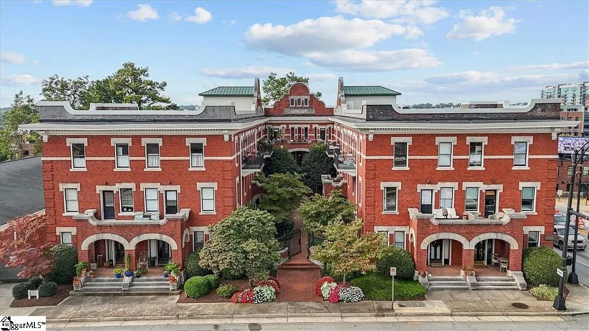 400 E Washington Street Unit Unit 13