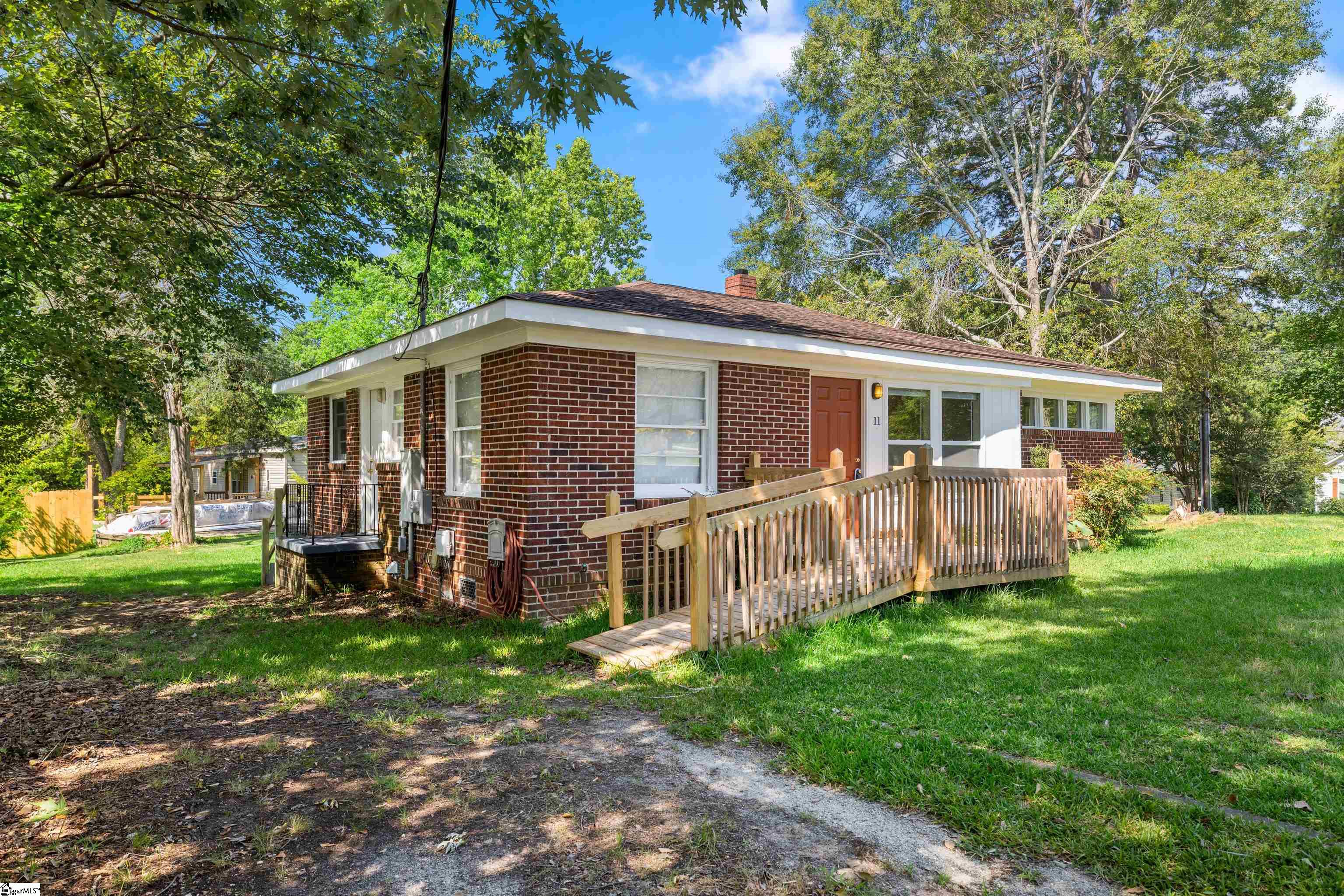 11 Parkhurst Avenue