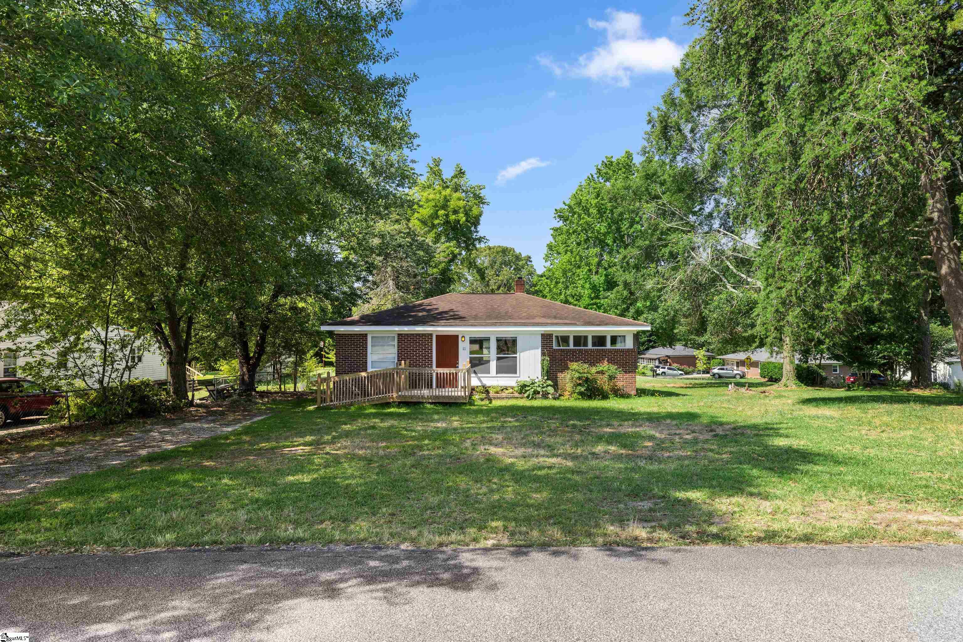11 Parkhurst Avenue