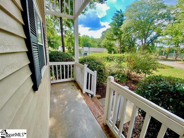 102 E Bay Court
