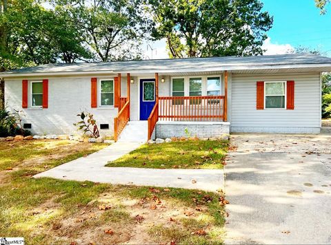 Photo of 319 Jacquline Lane, Greenville, SC 29607 (MLS # 1575775)