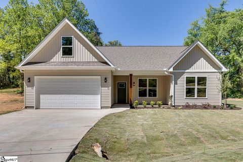 Photo of 5 Carter Drive, Marietta, SC 29661 (MLS # 1589216)