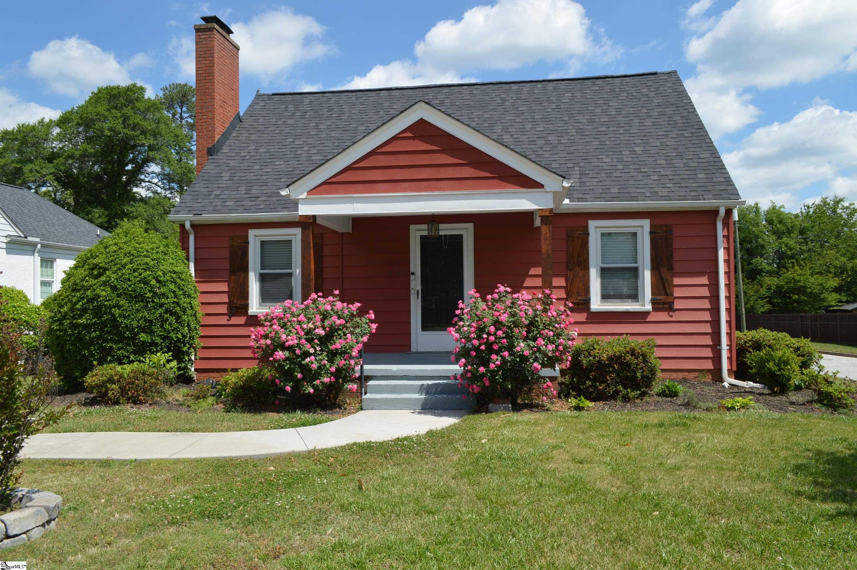 Photo 1 of 18 — 207 E Fairview Avenue, Greer, SC 29651