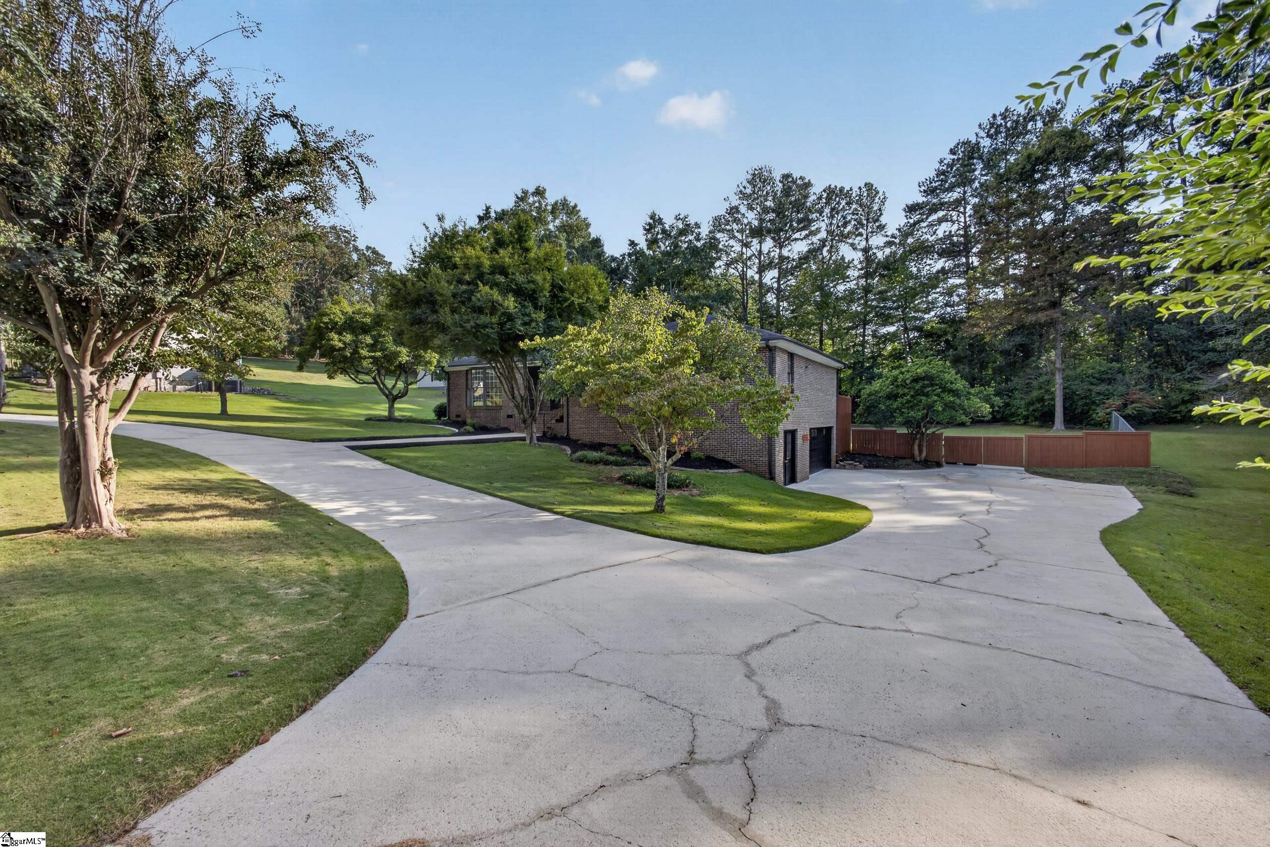 5 Crestline Road