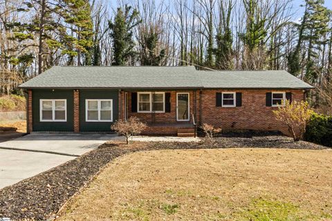 Photo of 127 Walden Circle, Spartanburg, SC 29301 (MLS # 1577781)