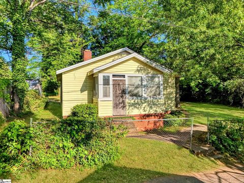 Photo of 103 Dobbs Street, Greenville, SC 29605 (MLS # 1589473)