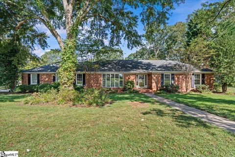 Photo of 505 Cambridge Drive, Spartanburg, SC 29301 (MLS # 1571239)