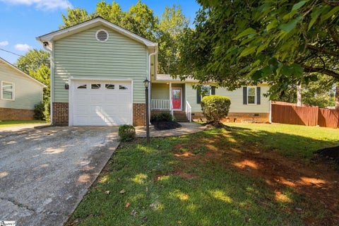 Photo of 216 N Celestial Drive, Greer, SC 29651 (MLS # 1603672)