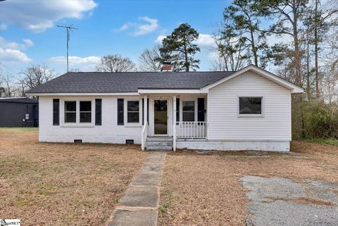 Photo of 13 Eastview Street, Honea Path, SC 29654 (MLS # 1582829)