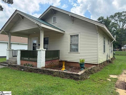 Photo of 184 Cypress Street, Clinton, SC 29325 (MLS # 1584134)