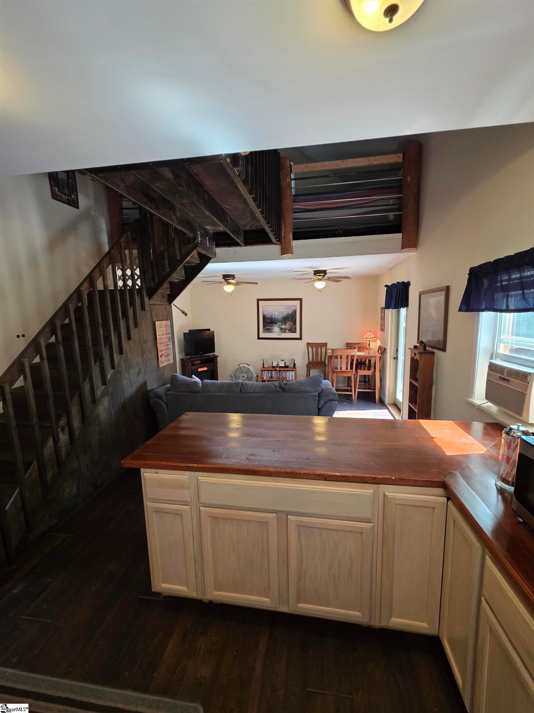 104 Lands End Drive