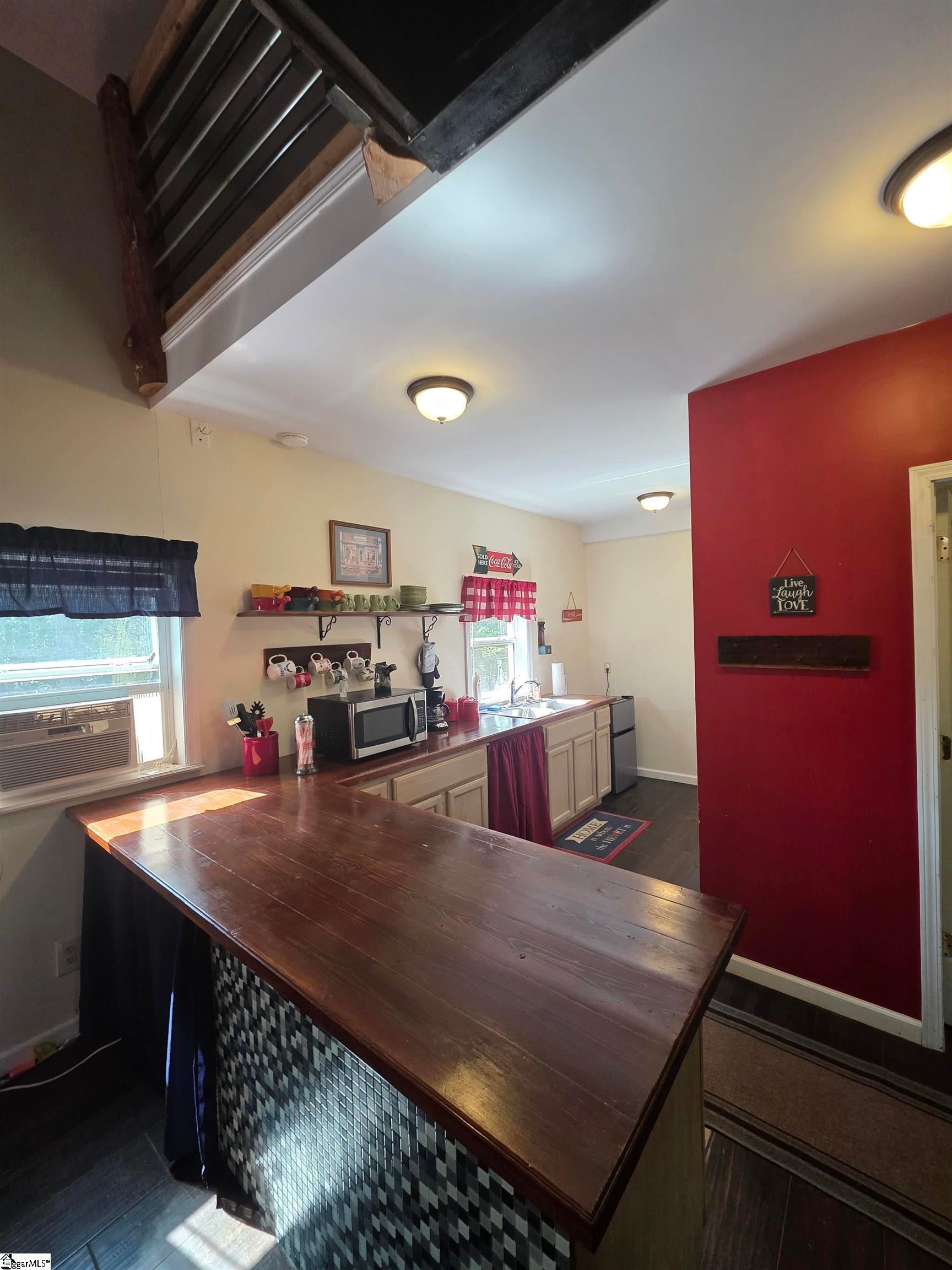 104 Lands End Drive