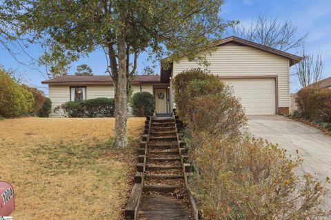 Photo of 1004 Pine Oak Way, Taylors, SC 29687 (MLS # 1583842)