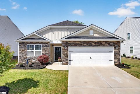 Photo of 315 Tolbert Drive, Greenwood, SC 29649 (MLS # 1587716)