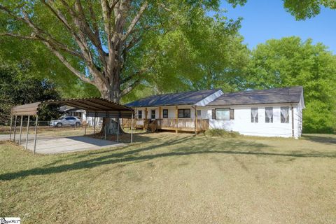 Photo of 235 S Blackstock Road, Spartanburg, SC 29301 (MLS # 1576563)