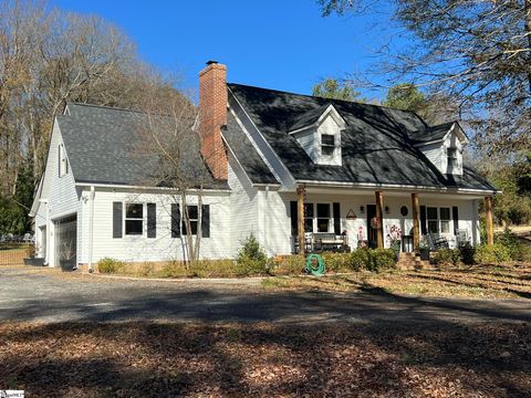 Photo of 199 Lake Forest Circle, Easley, SC 29642 (MLS # 1577499)