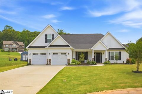 Photo of 403 Wisteria Court, Williamston, SC 29697 (MLS # 1592686)