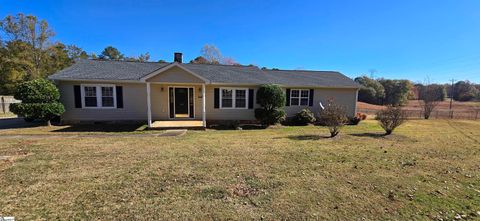 Photo of 905 Pace Bridge Road, Easley, SC 29640 (MLS # 1574616)