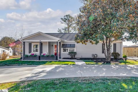 Photo of 10 Paris View Drive, Travelers Rest, SC 29690 (MLS # 1577283)