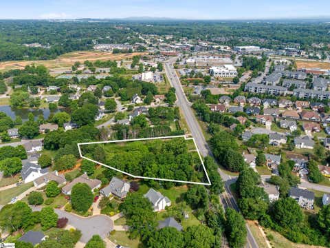 Photo of 404 Scuffletown Road, Simpsonville, SC 29681 (MLS # 1592679)