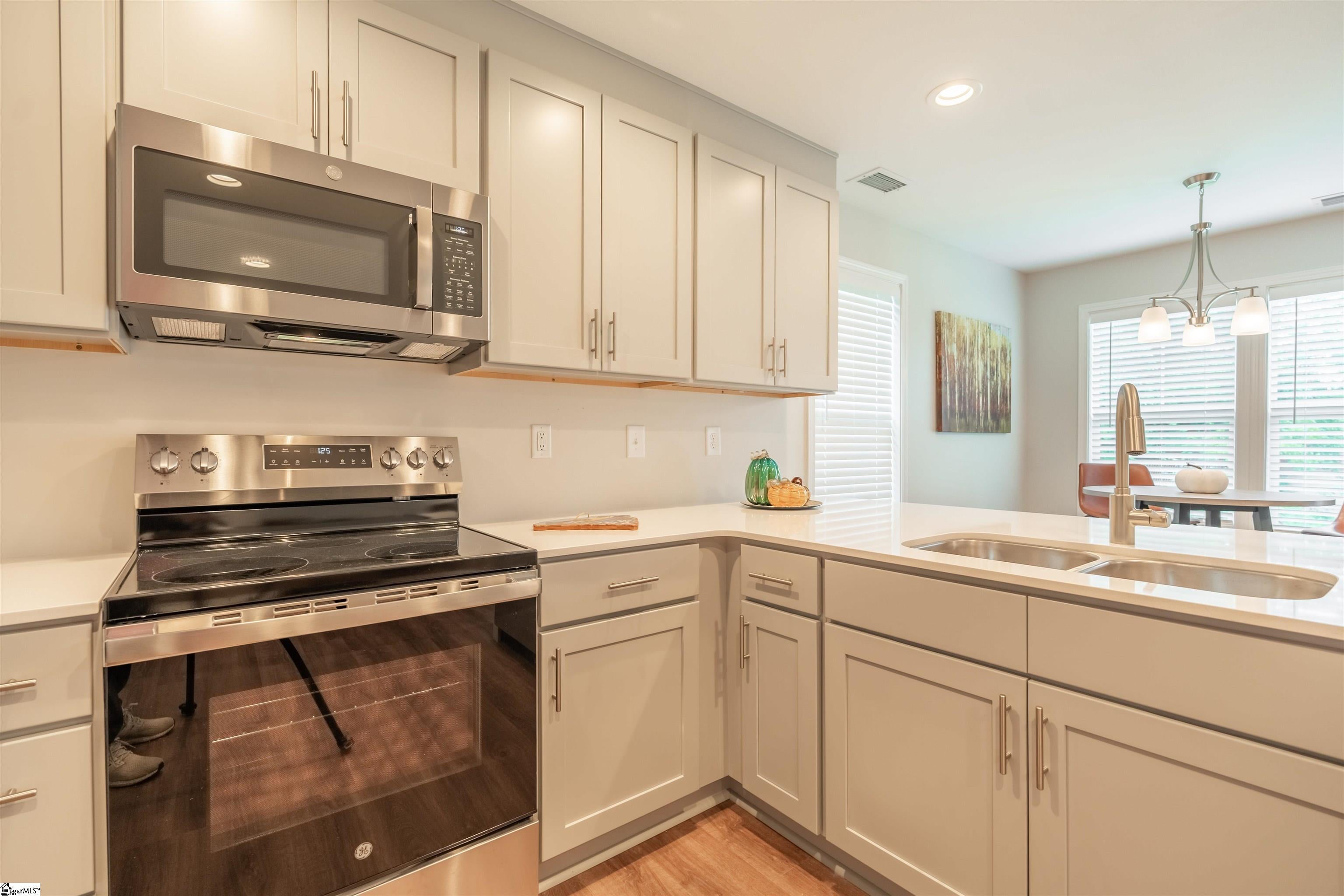 Real Estate Search 2 323 Lion Heart Lane