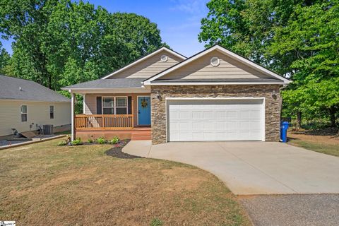Photo of 211 Pennwood Lane, Greenville, SC 29609 (MLS # 1589359)