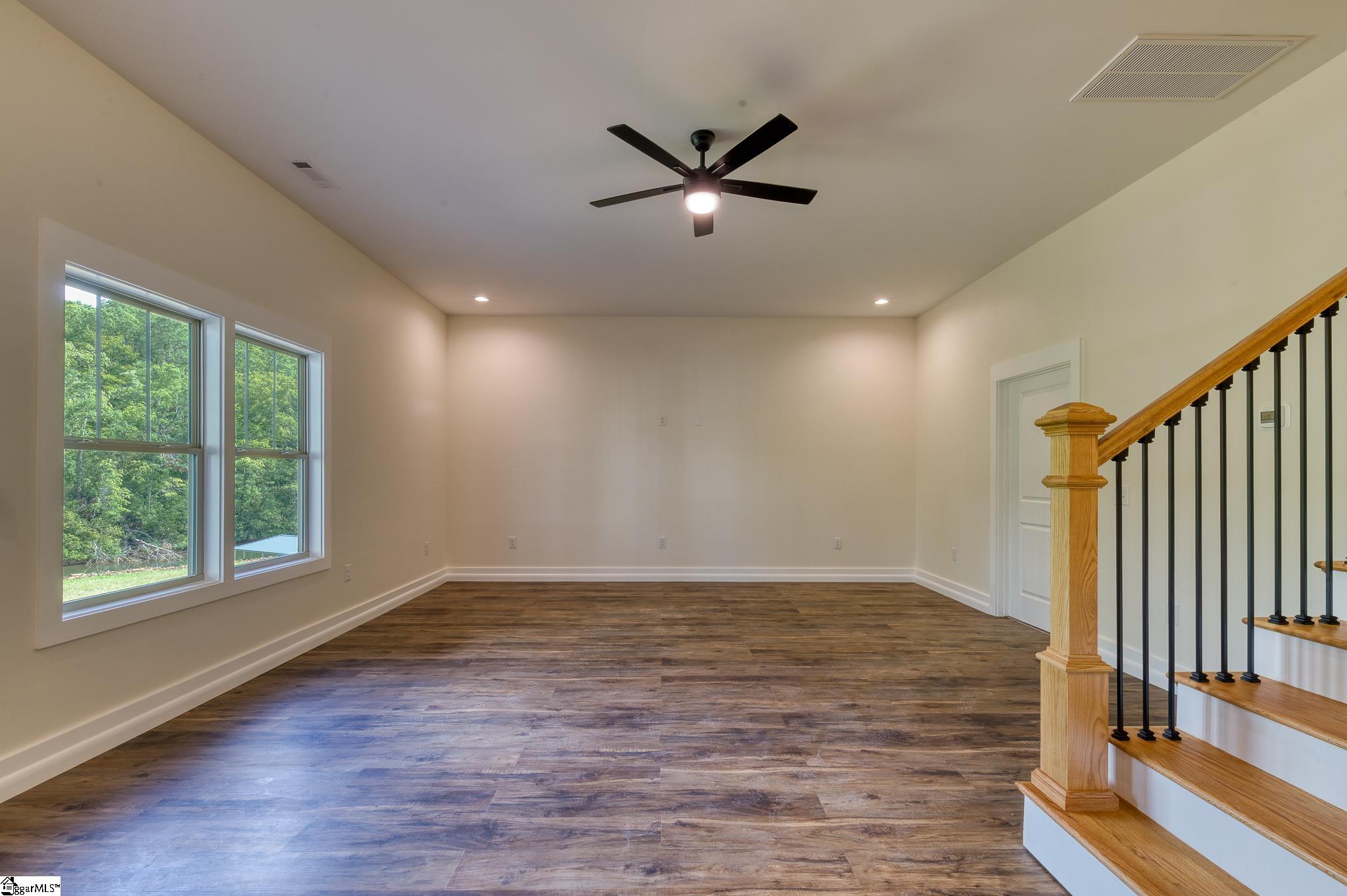 Seneca, South Carolina, 29672, United States, 3 Bedrooms Bedrooms, ,4 BathroomsBathrooms,Residential,Active,2006951