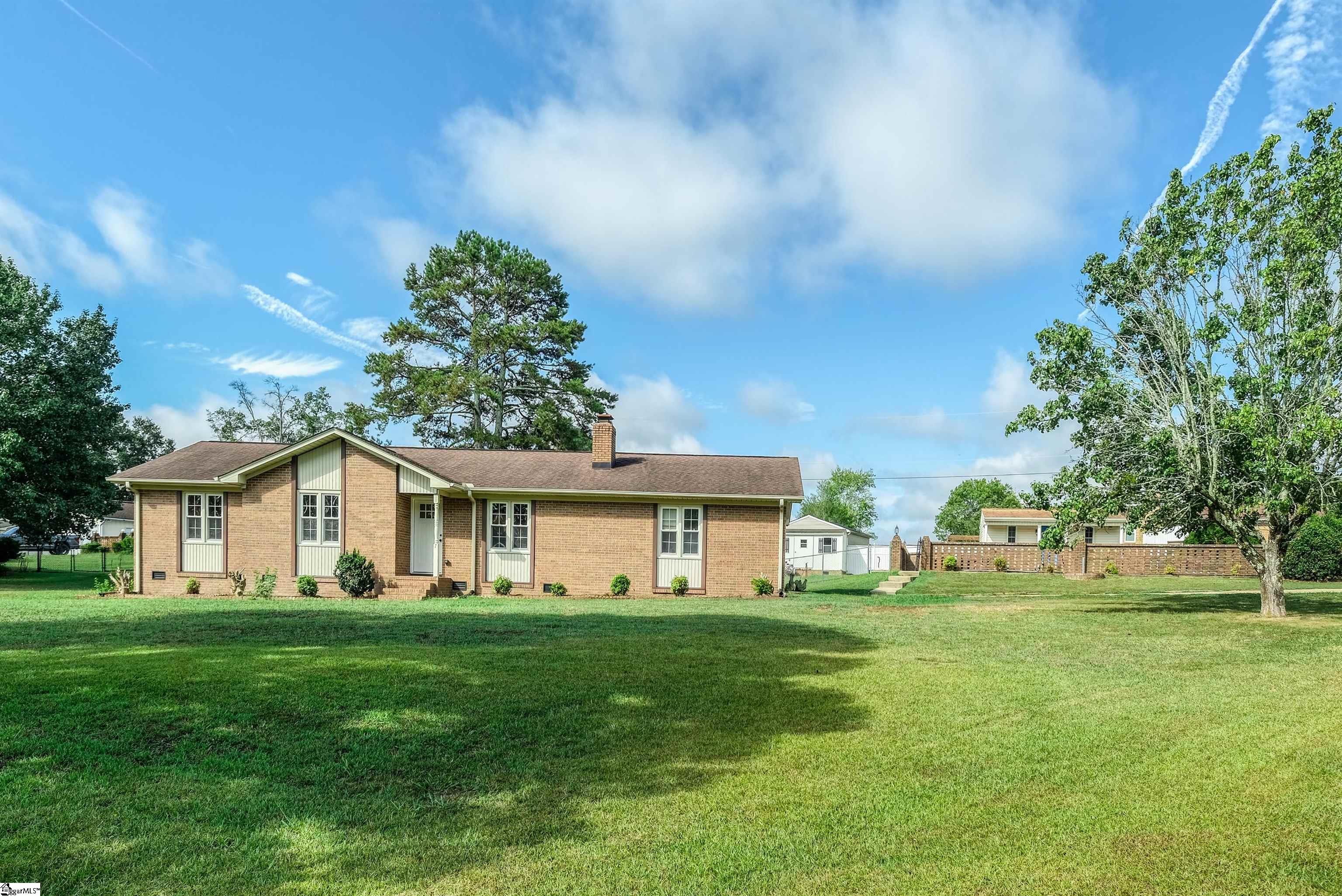 7 Lisa Drive