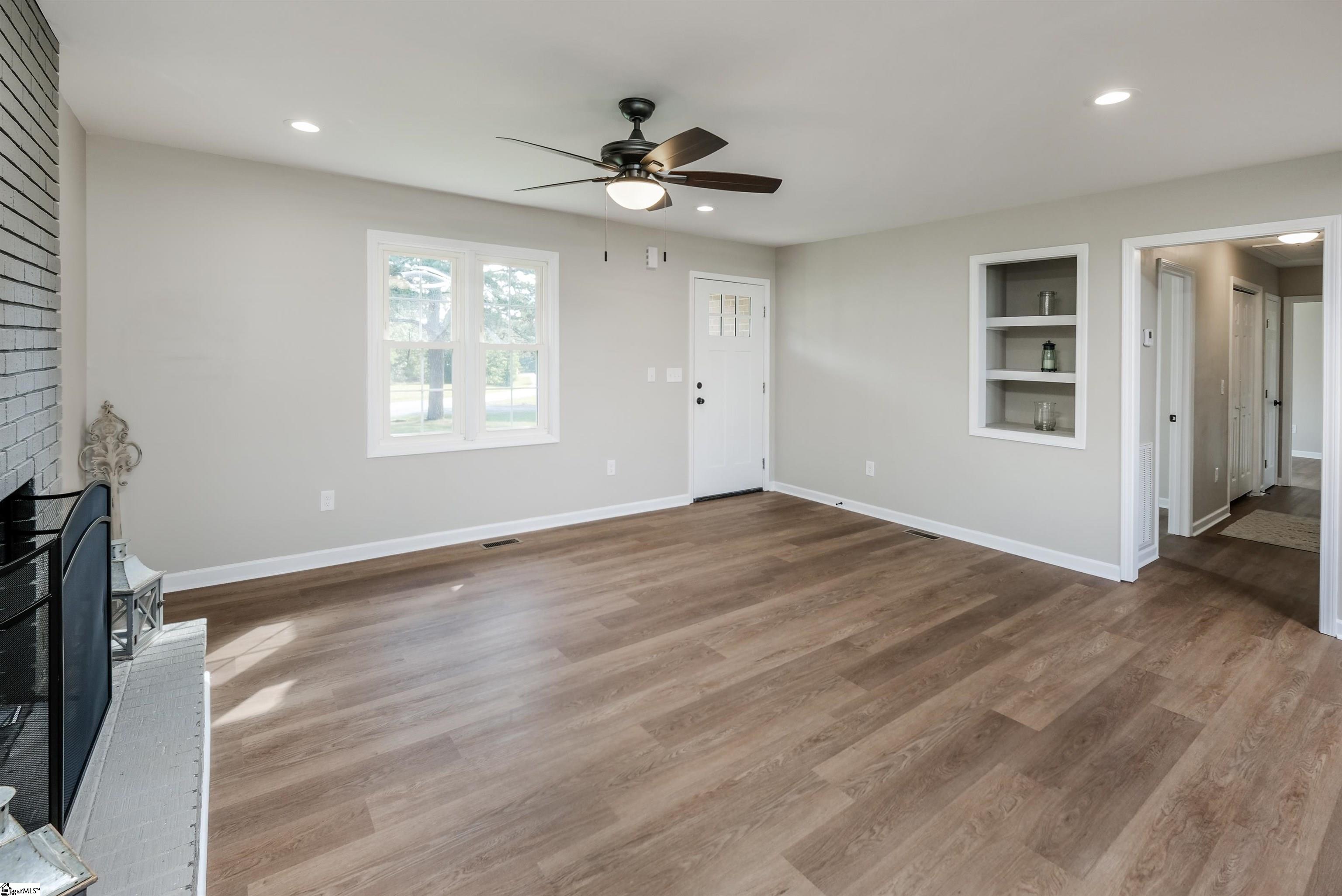 7 Lisa Drive