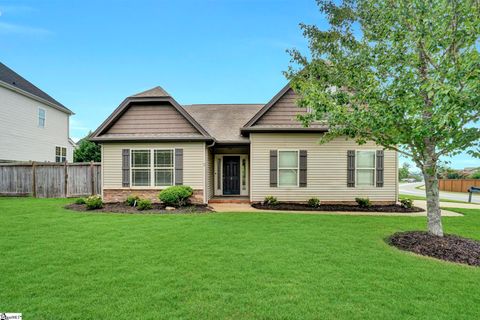 Photo of 2 Airlie Lane, Simpsonville, SC 29681 (MLS # 1577049)