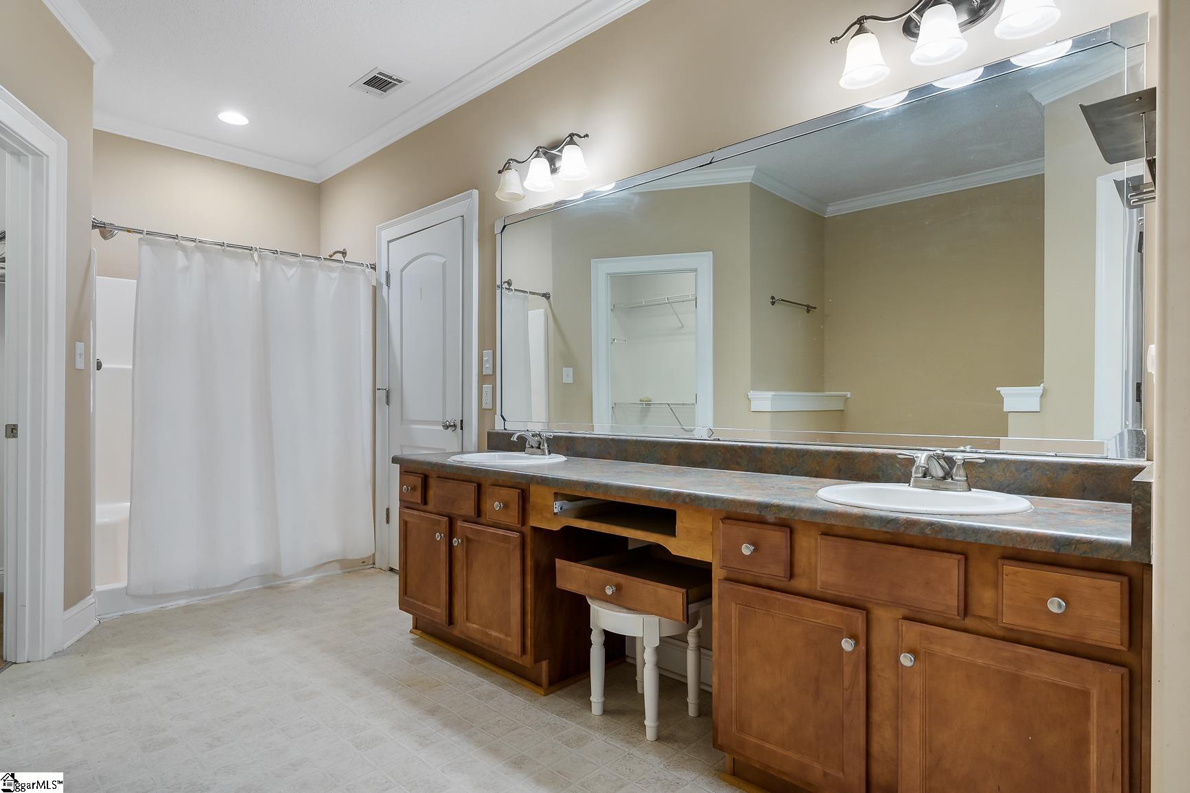 Anderson, South Carolina 29626, United States, 3 Bedrooms Bedrooms, ,3 BathroomsBathrooms,Residential,Active,204519