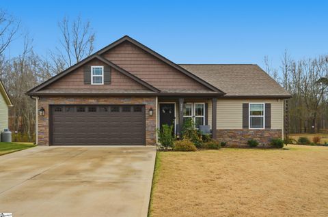Photo of 352 Dogwood Trail, Campobello, SC 29322 (MLS # 1577156)