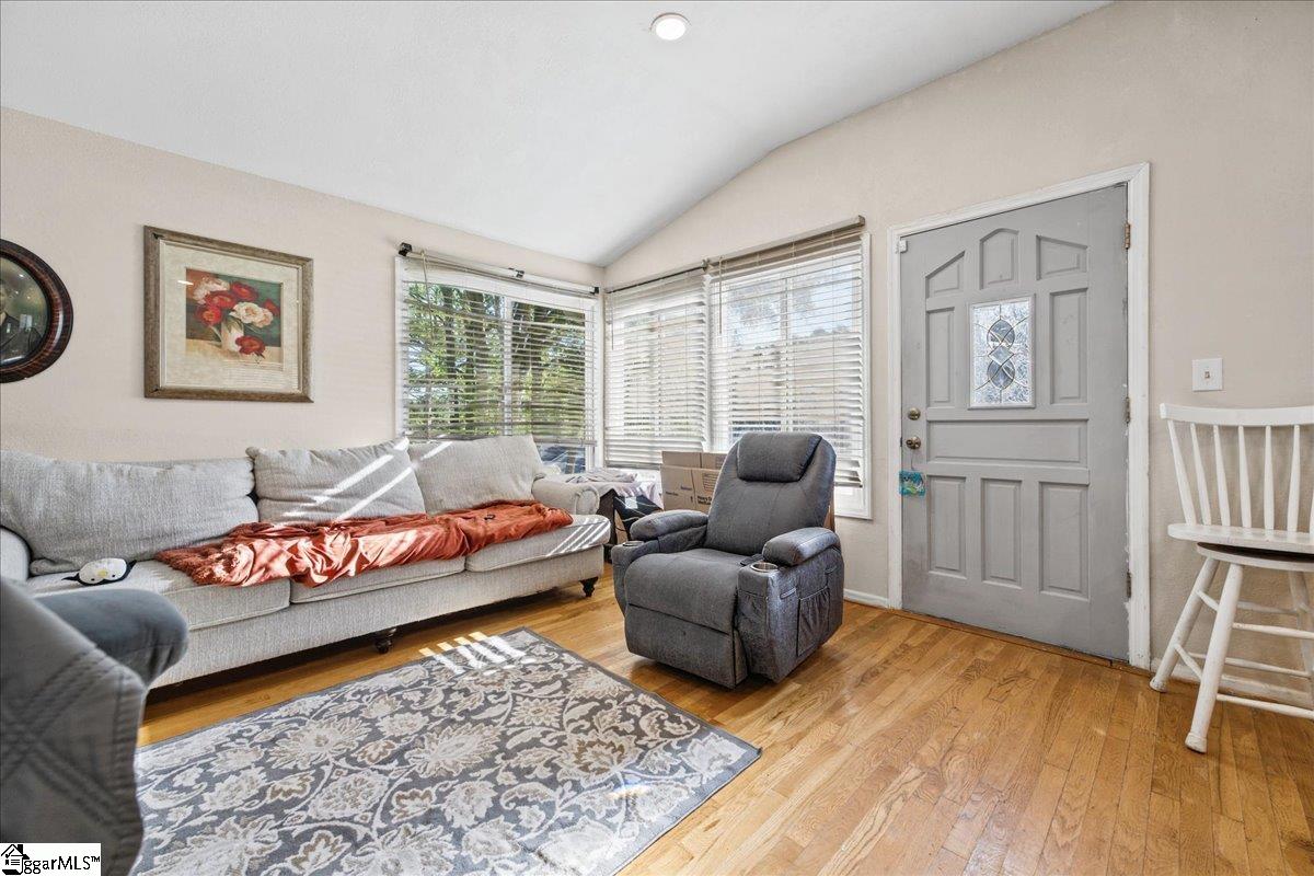 Real Estate Search 4 225 Hicks Drive